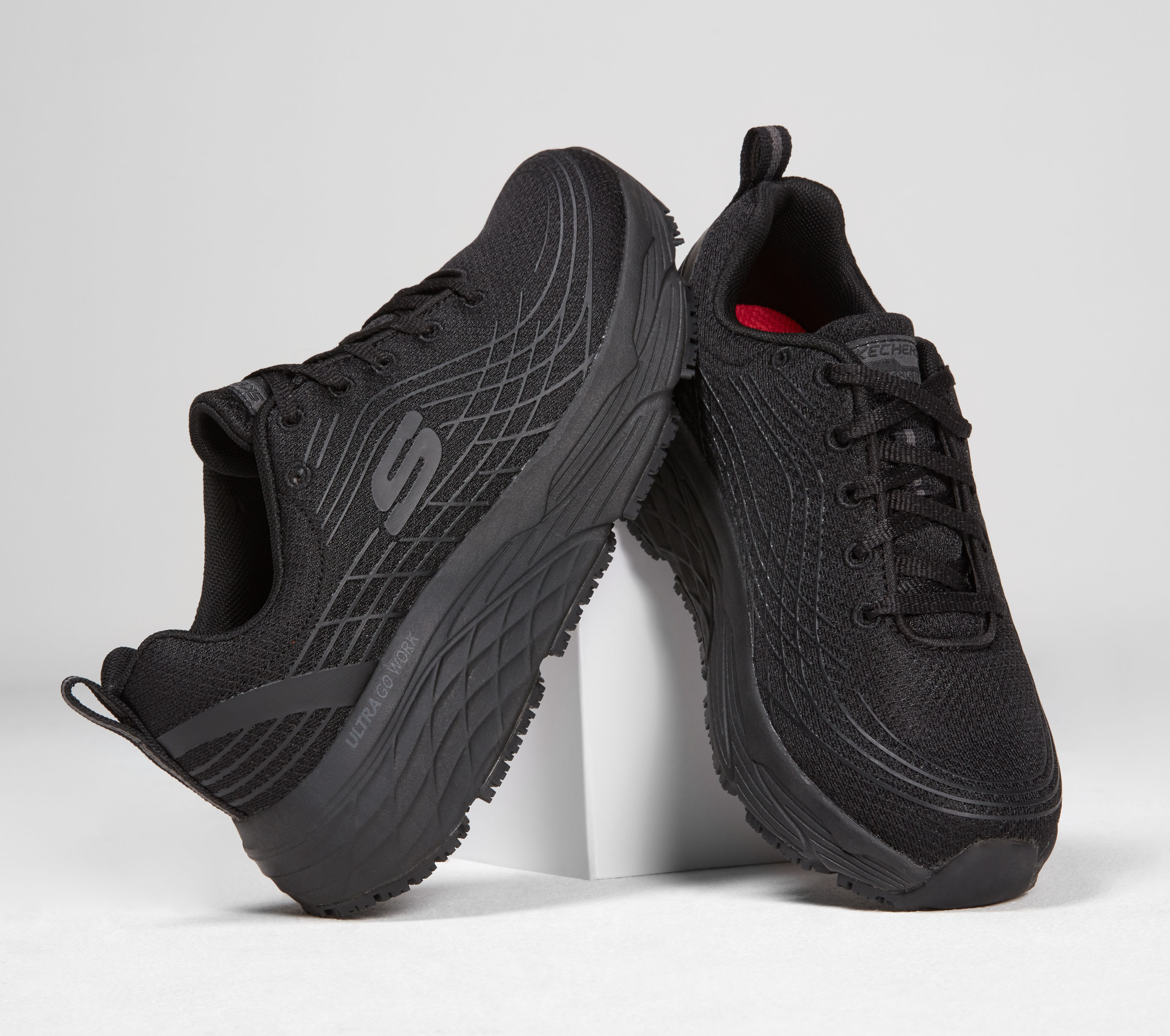 Fit: Elite | Relaxed Max SKECHERS Cushioning SR Work
