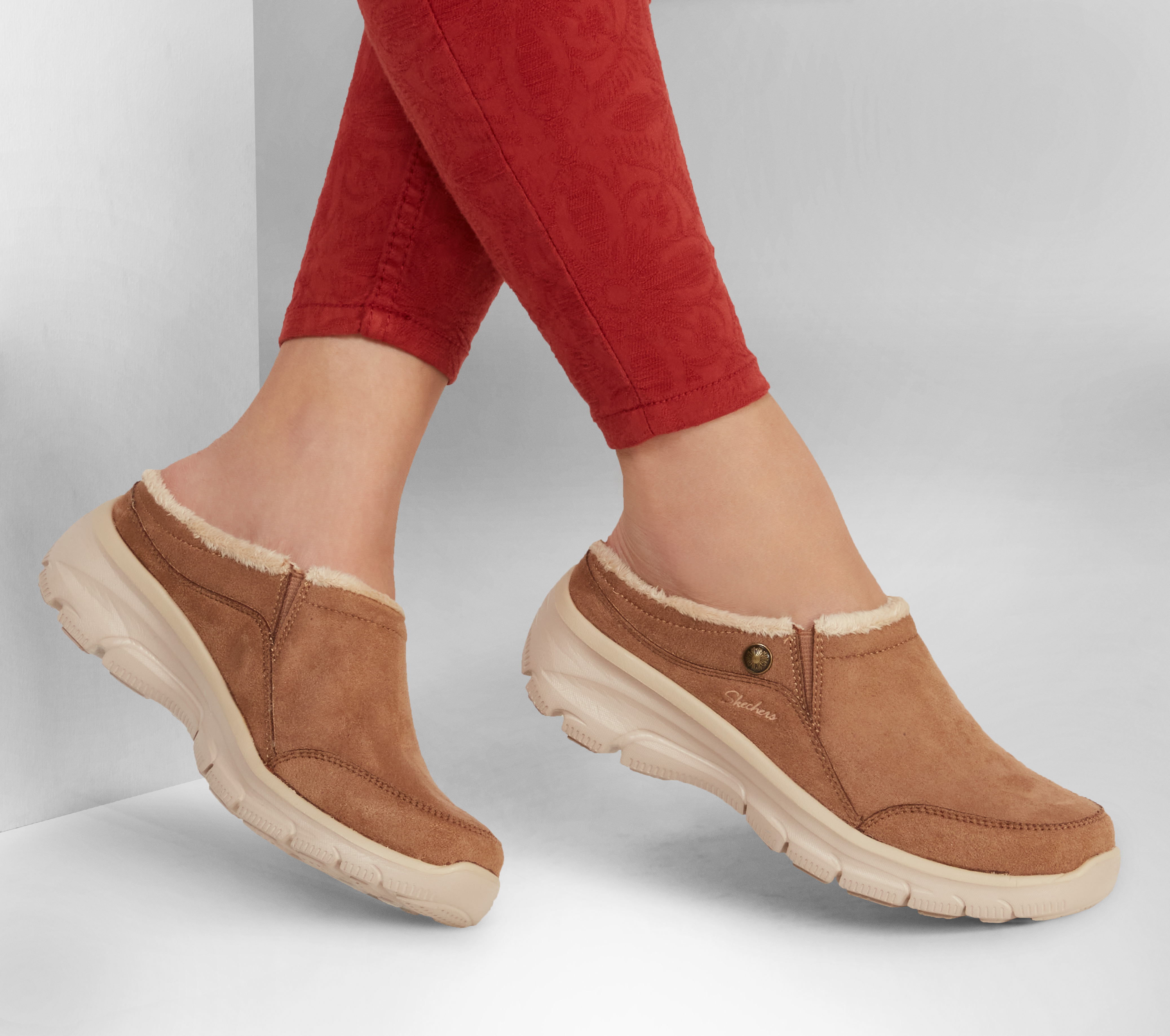 Skechers Women's Relaxed Fit Easy Going Latte Clog Tan 8