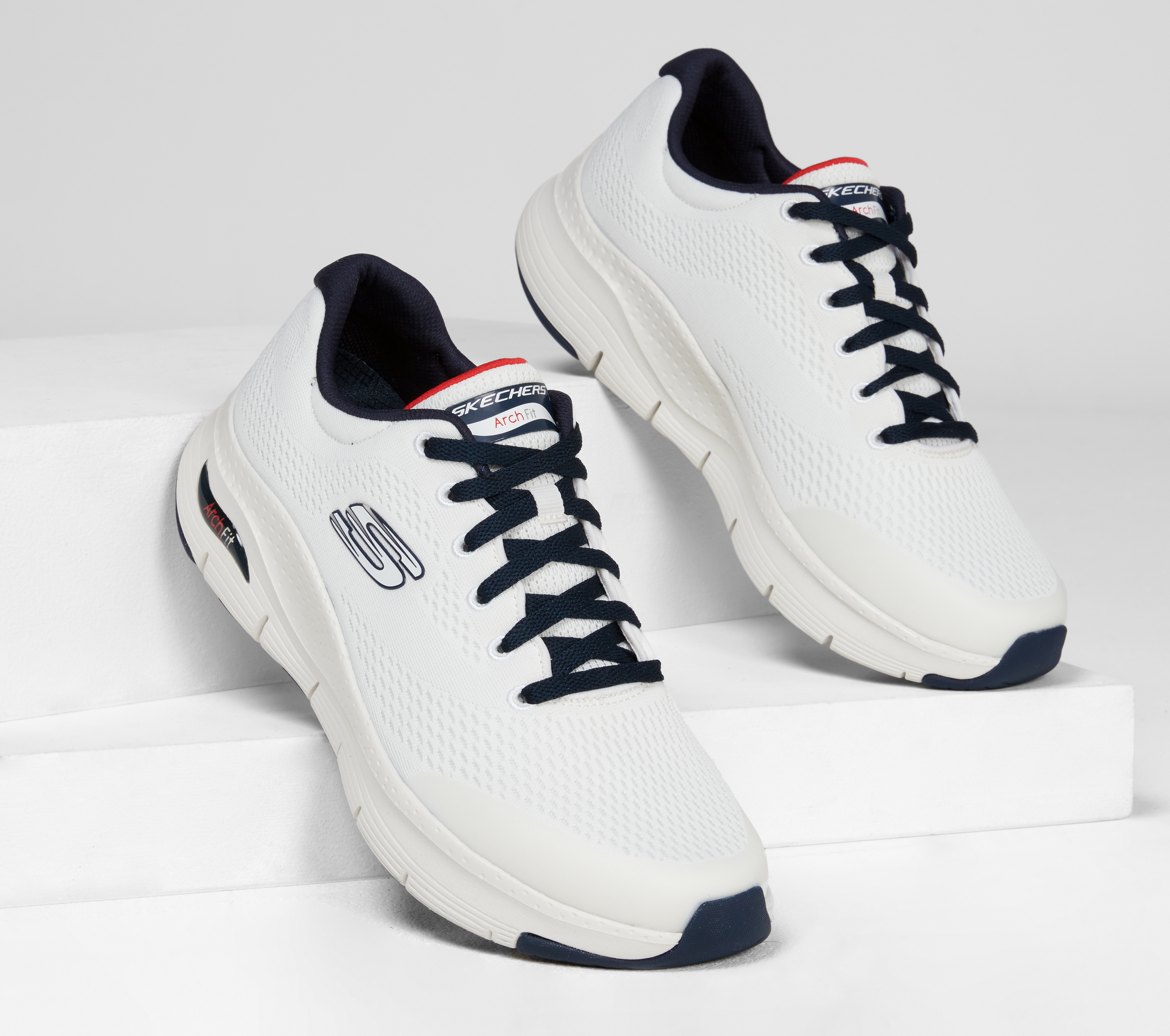 skechers tennis shoes white