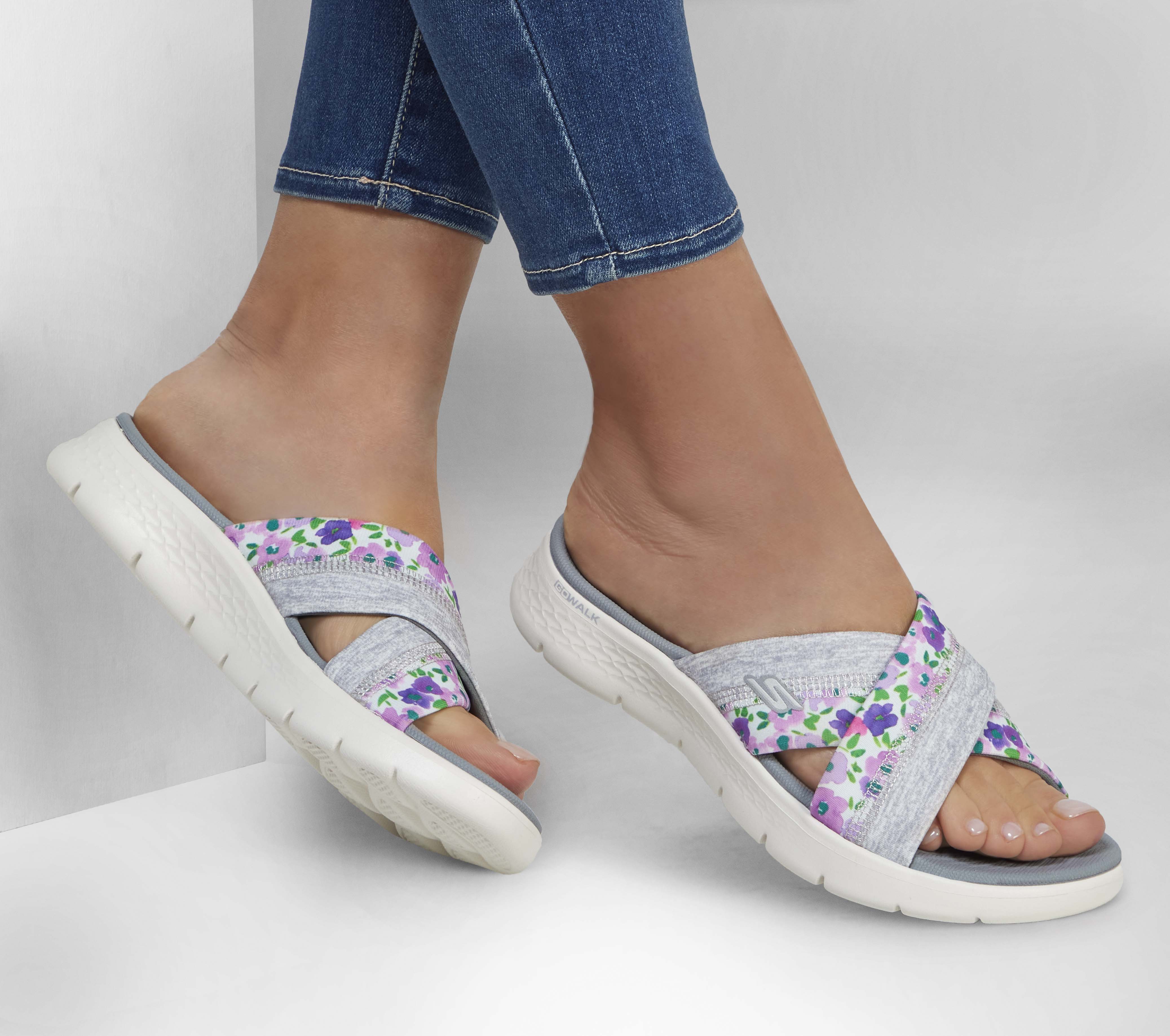 Goot afstuderen Pigment GO WALK Flex Sandal - Blossoms | SKECHERS
